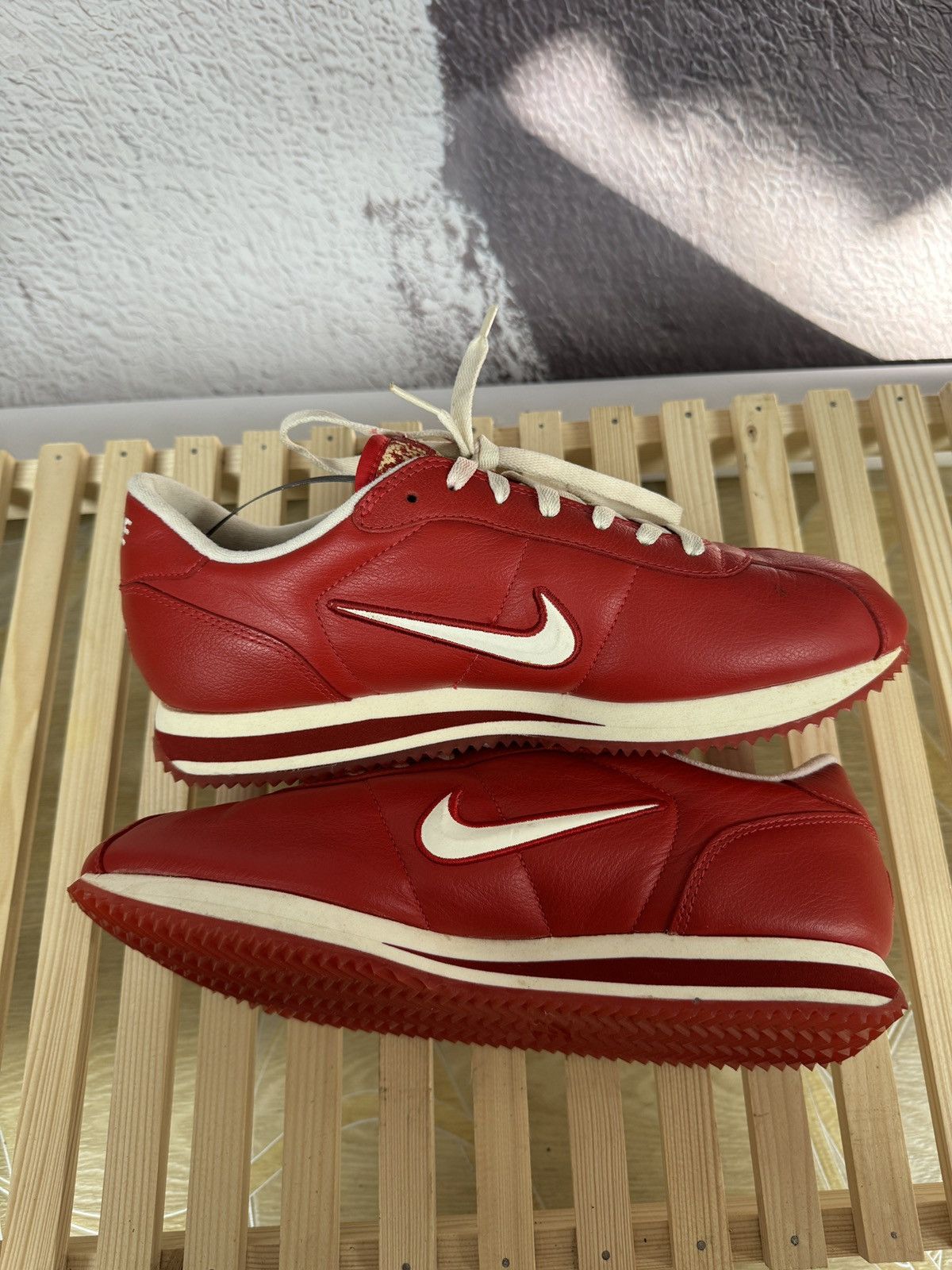 Nike Nike vintage y2k red rare swoosh logo low top sneakers Size US 12 / EU 45 - 10 Thumbnail