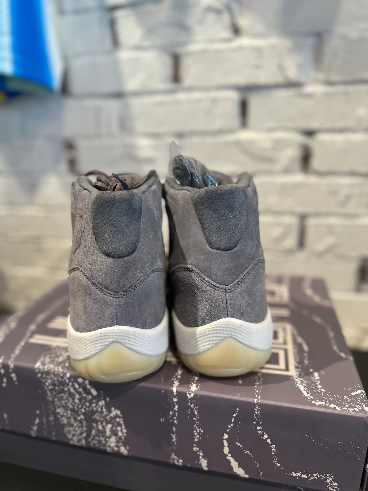 Jordan Brand Jordan 11 Retro Pinnacle Grey Suede DS OG Size 12 Size US 12 / EU 45 - 3 Thumbnail
