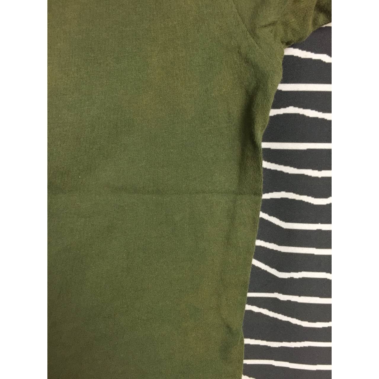 Uniqlo Uniqlo UT x Godzilla World Mothra Against Godzilla Tee Size US M / EU 48-50 / 2 - 9 Thumbnail