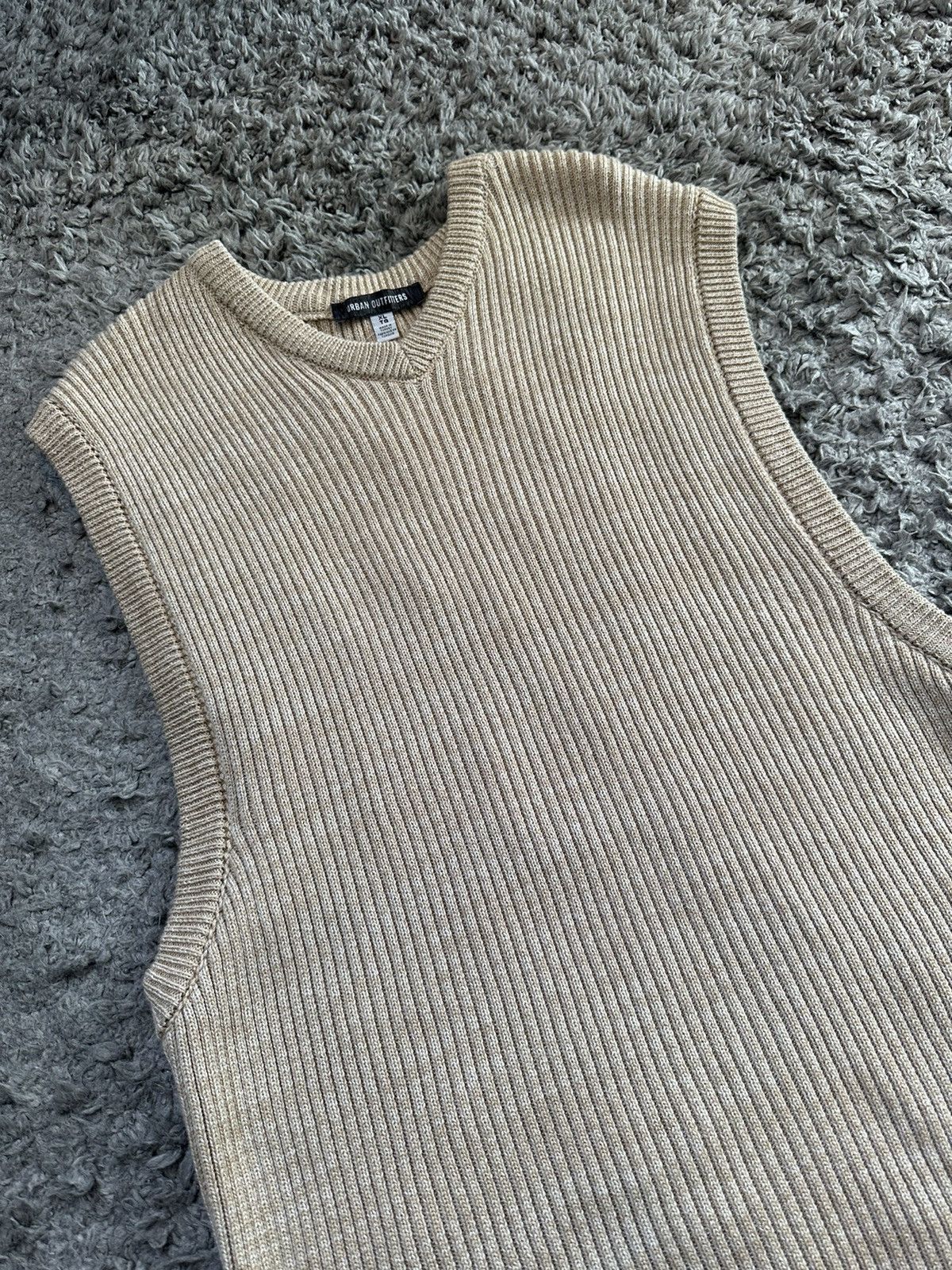 Urban Outfitters Urban Outfitters Knitted Vest Sweater Size US XL / EU 56 / 4 - 1 Thumbnail