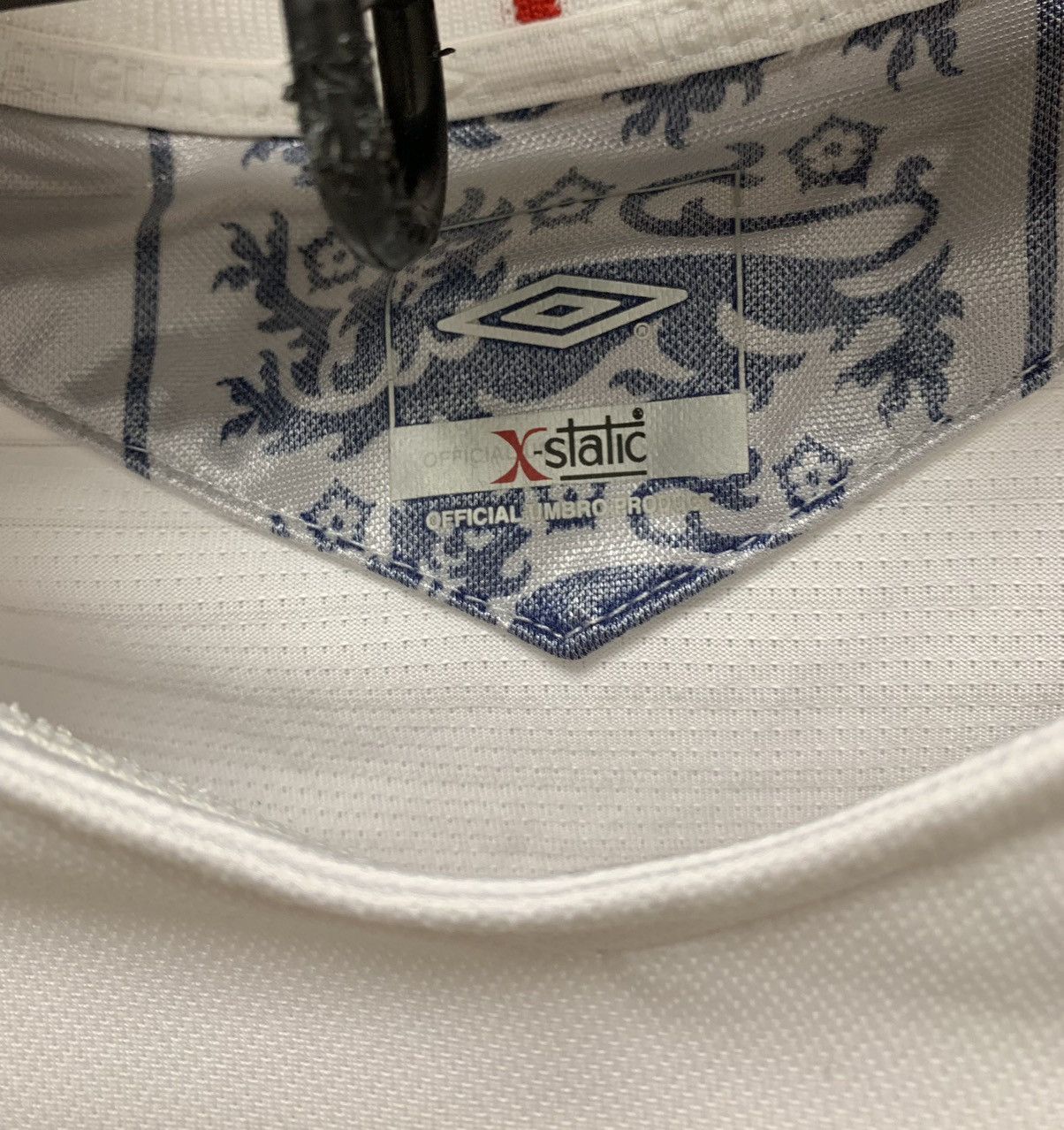 Umbro England Umbro Gerrard 4 vintage soccer jersey L sz 2000th Size US L / EU 52-54 / 3 - 6 Thumbnail