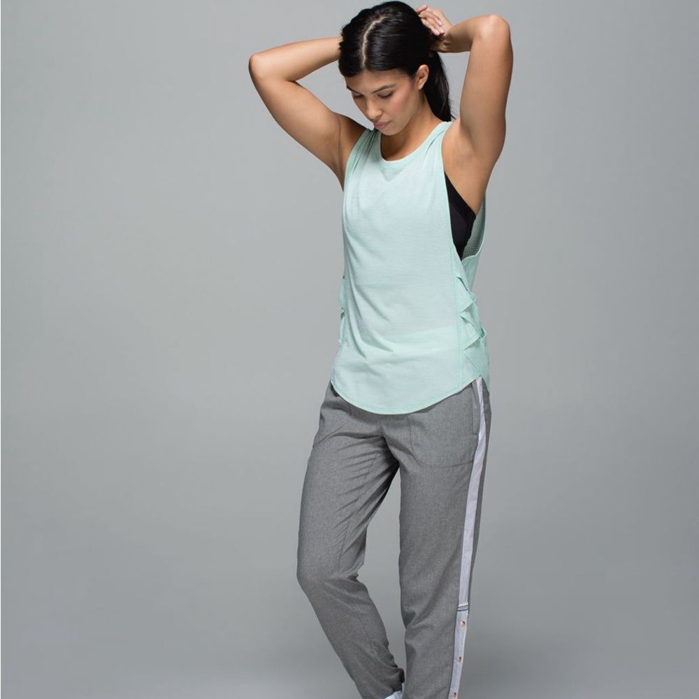 Lululemon Lululemon Var-City Muscle Tank Top Women’s Size Medium Heath Size M / US 6-8 / IT 42-44 - 1 Thumbnail