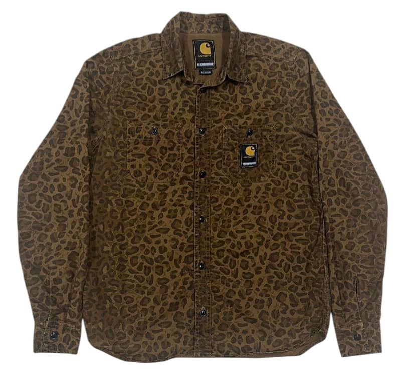 Carhartt柄シャツ Carhartt（カーハート）の「Carhartt 総柄シャツ（シャツ/ブラウス