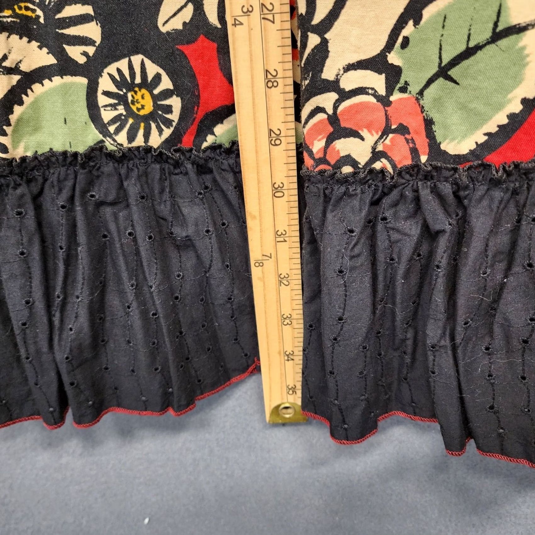 Folk Melate Frida Kahlo Art Print Skirt Womens XL Black Red Folk Art Back Zip Skirt Midi Flare Zip Womens XL Black Red Frida Kahlo Art Print Skirt Size 40" / US 18 - 5 Thumbnail