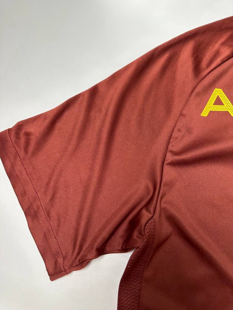 Nike Arsenal 2011-12 Burgundy Nike Training T Shirt Size US S / EU 44-46 / 1 - 10 Thumbnail