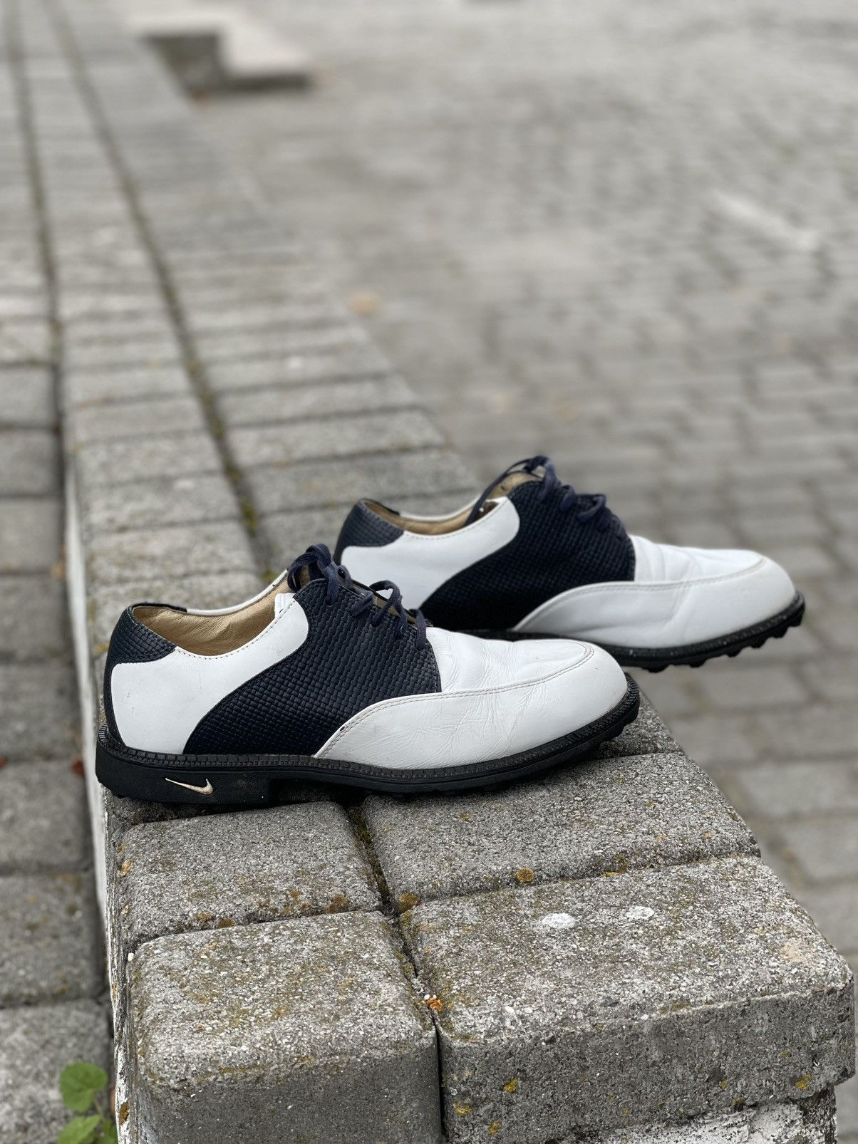 Nike Vintage leather Nike golf sneakers Size US 8.5 / EU 41-42 - 2 Thumbnail