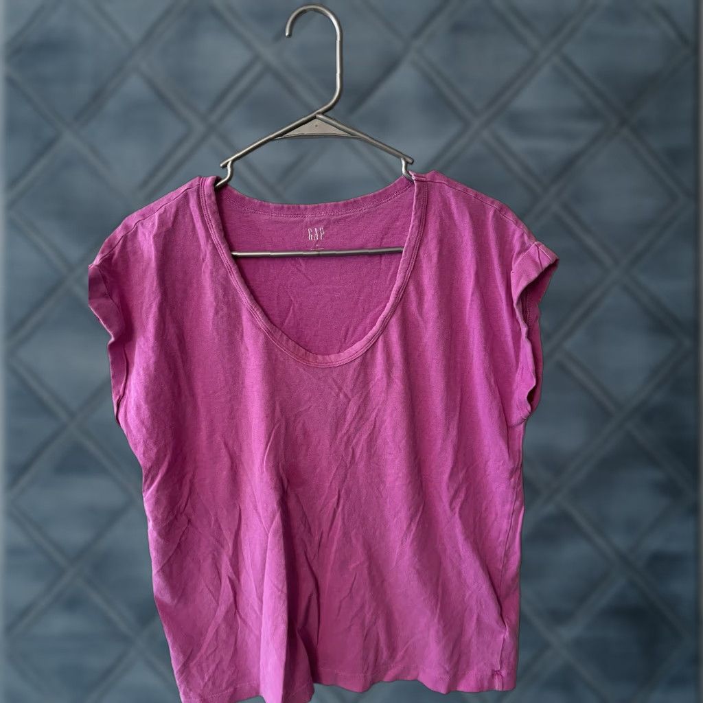Gap GAP Pink Short Cap Sleeve Top Stretch Knit Blend Scoop Neck Medium T-Shirt Women Regular Casual Size M / US 6-8 / IT 42-44 - 1 Thumbnail