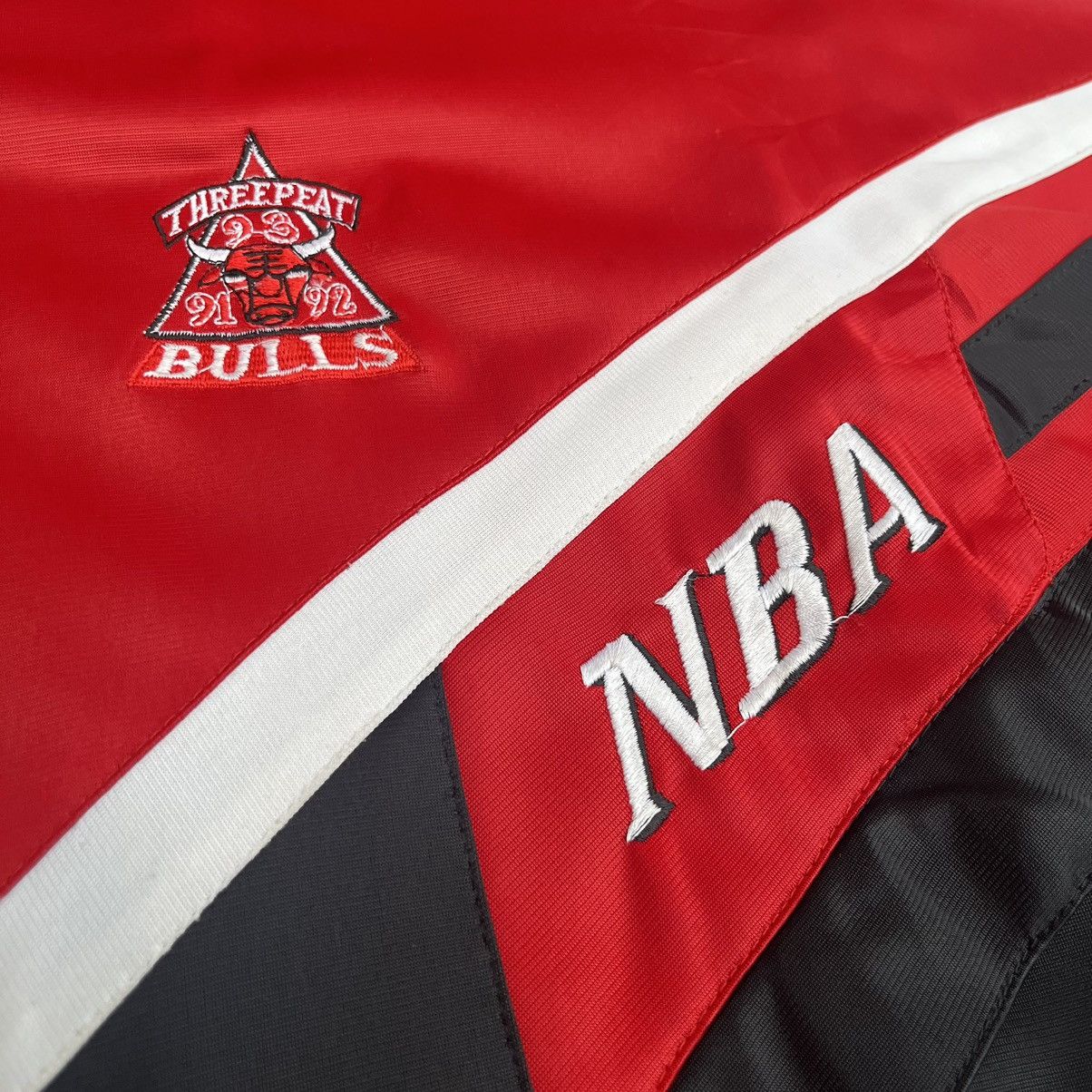 NBA 1993 Treepeat Chicago Bulls Bootleg Colorblock Tapped Jacket Size US XXL / EU 58 / 5 - 7 Thumbnail