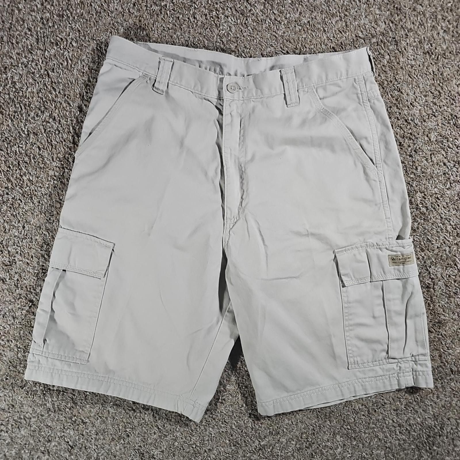 Wrangler Wrangler Cargo Shorts Sz 34 Size US 34 / EU 50 - 1 Thumbnail