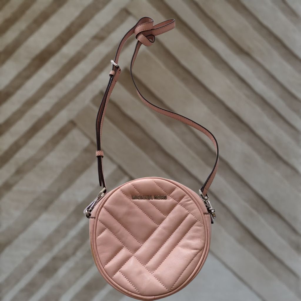 Vintage Michael Kors Vivianne Canteen Quilted Leather Crossbody Bag Women Pink Pastel Crossbody Quilted Leather Bag Mens Womens Girls Size ONE SIZE - 1 Thumbnail
