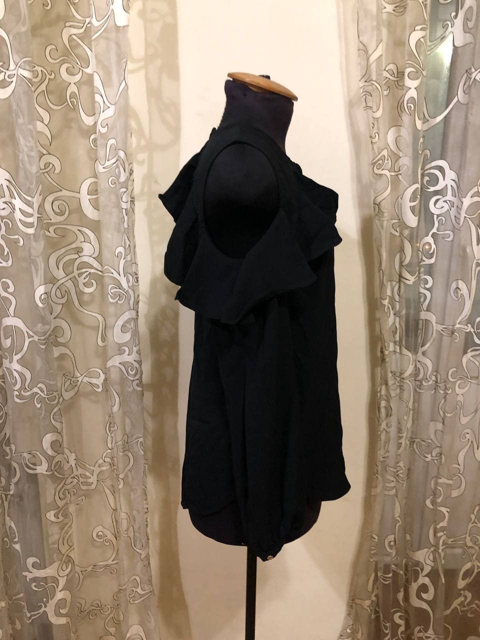 Polo Ralph Lauren RALPH LAUREN Black Georgette Crepe Cold-Shoulder Ruffled Top Size L / US 10 / IT 46 - 8 Thumbnail