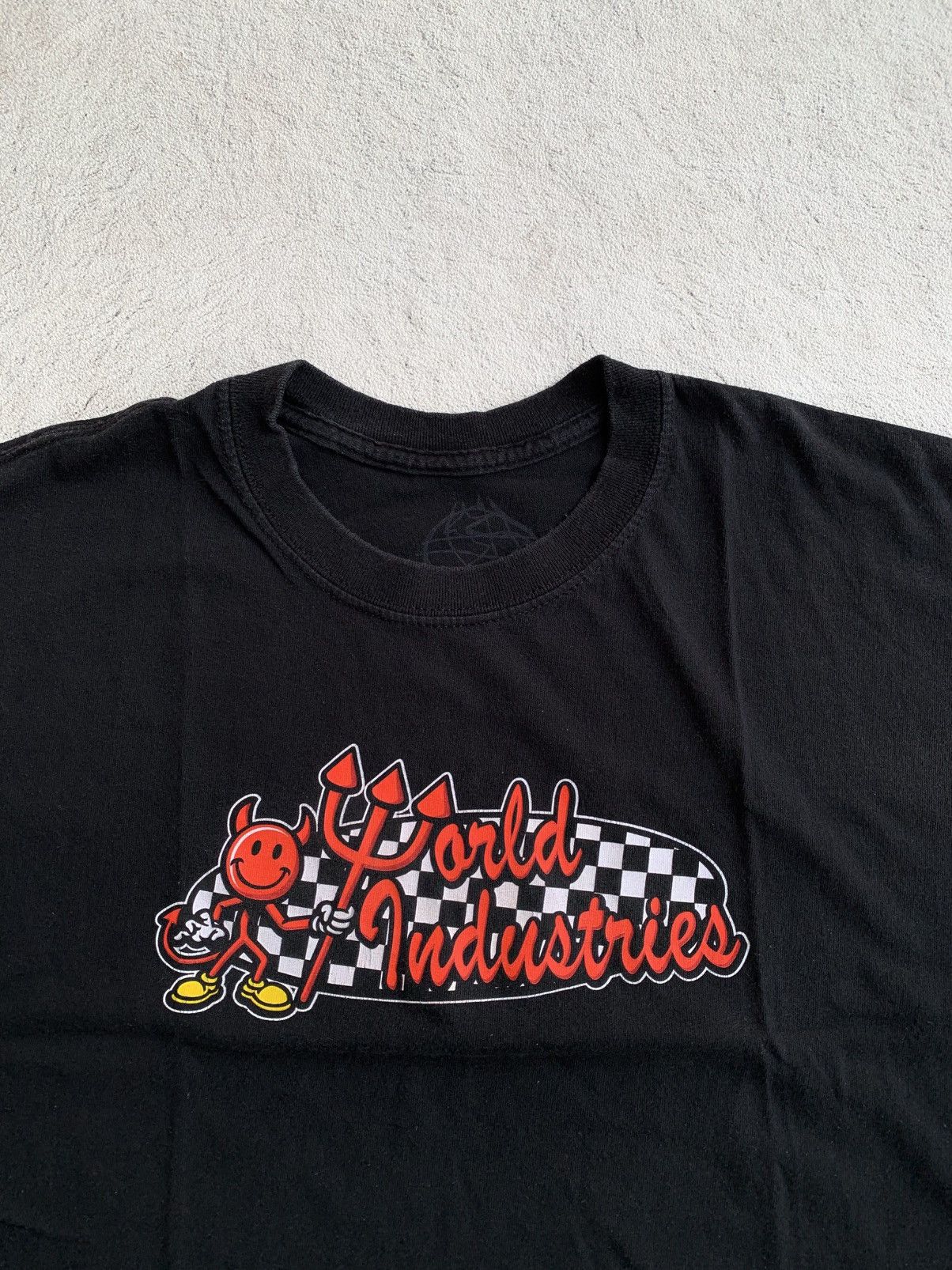 World Industries Tshirt World Industries Skateboarding Logo - Official Tag Size US L / EU 52-54 / 3 - 1 Thumbnail