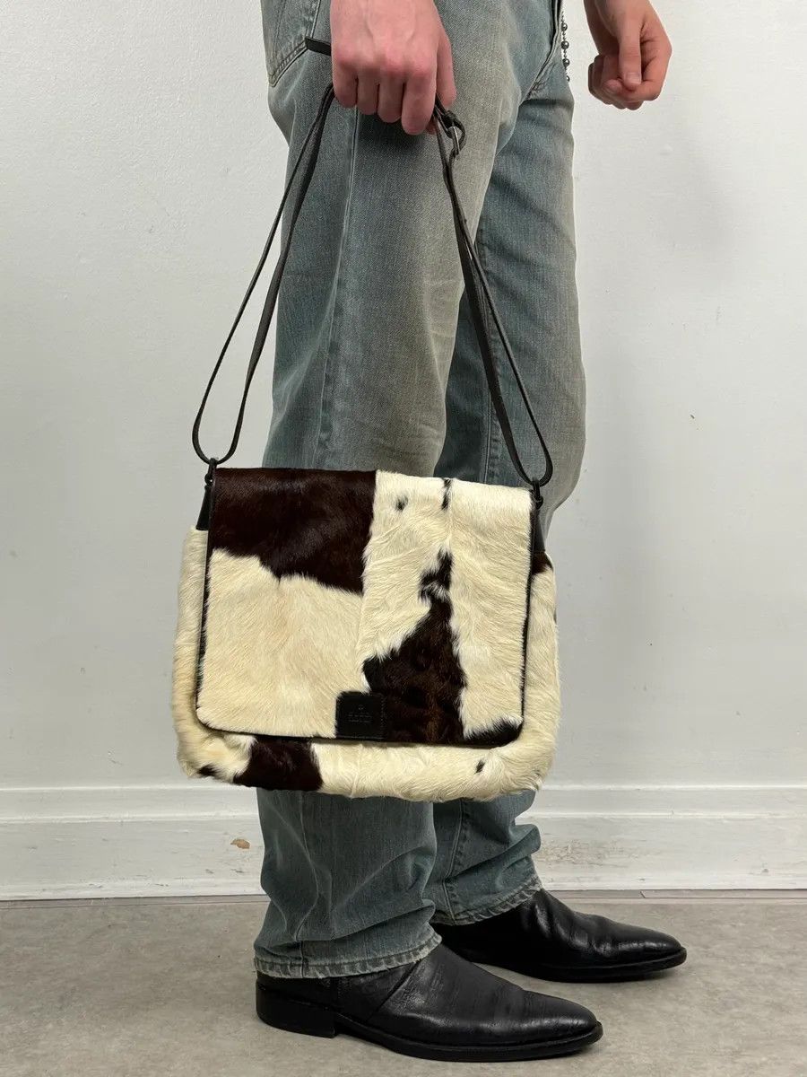 Gucci 2000s Gucci Creamy Fur Cowhide Effect Shoulder Bag Size ONE SIZE - 2 Thumbnail