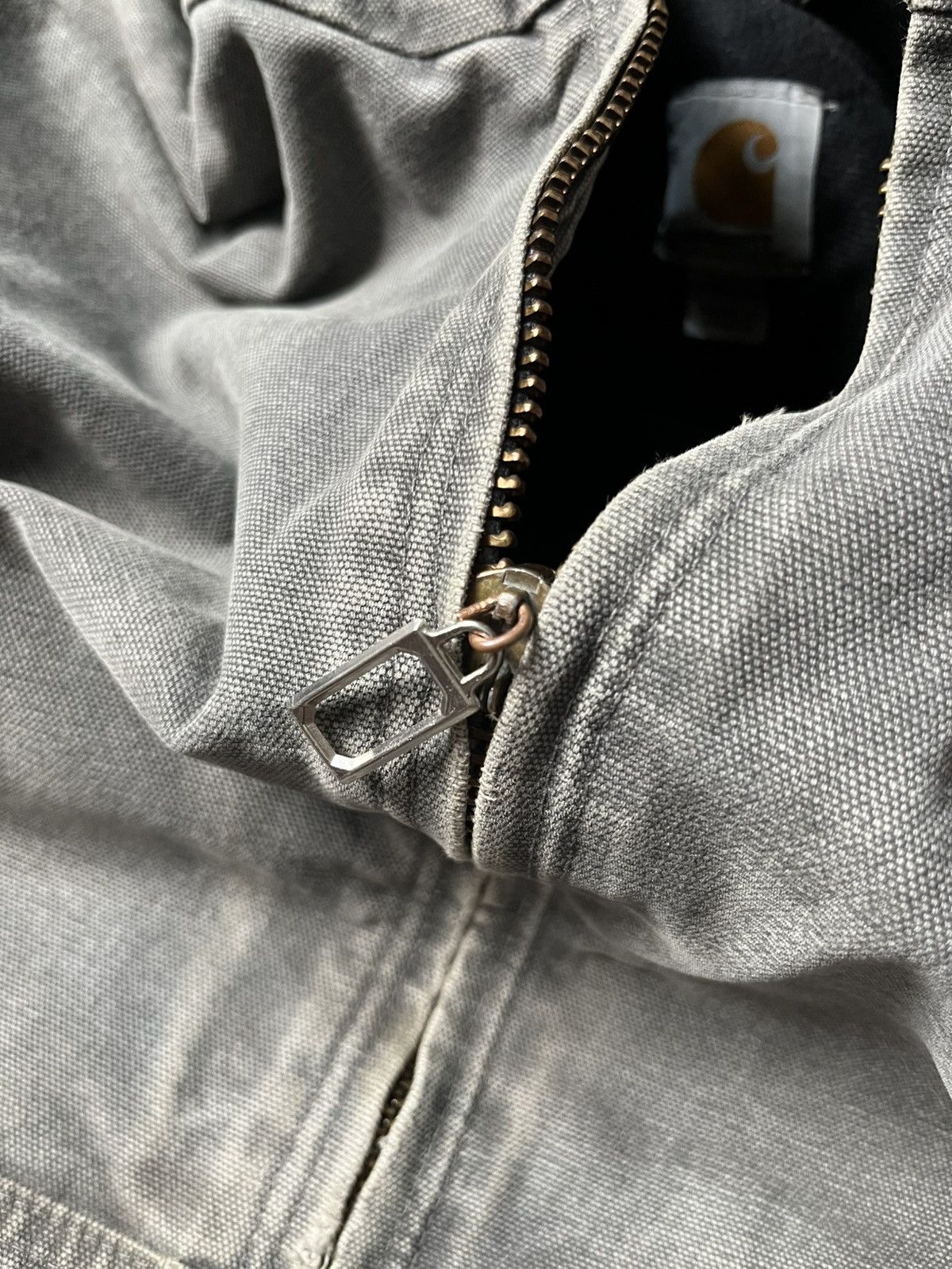 Carhartt Vintage Thrashed Carhartt J130GVL Active Jacket Gravel Grey Size US XL / EU 56 / 4 - 11 Thumbnail