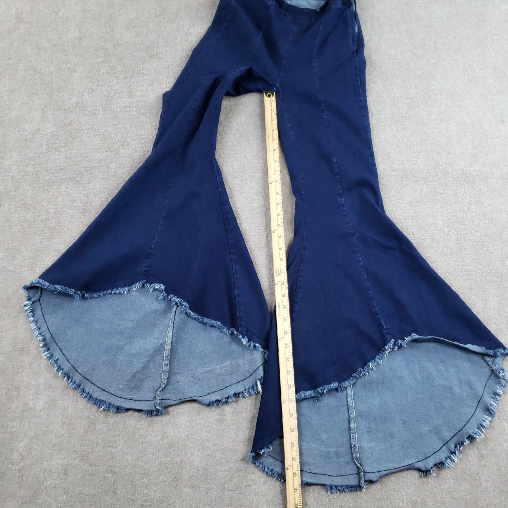 Vintage Judy Blue Jeans Womens High Rise Blue Super Flare Bell Bottoms 28 32 Inseam Distressed Stretch Raw Hem Fringe Zipper Jeans Boys? Size 28" / US 6 / IT 42 - 2 Thumbnail