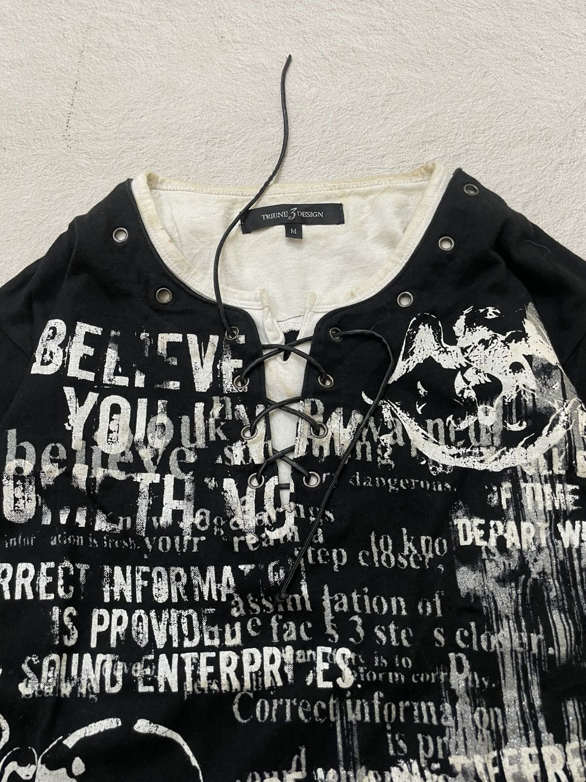 If Six Was Nine 00s Skull Graphic Lace-Up Long Sleeve Distressed Punk Grunge Size US S / EU 44-46 / 1 - 3 Thumbnail