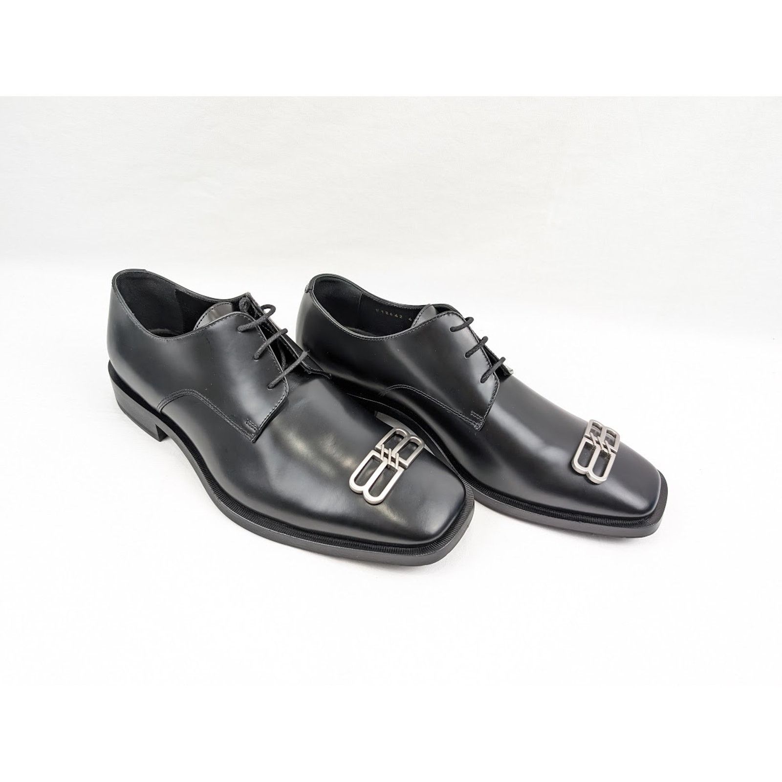 Balenciaga o1rshd1 Q:2 / Smooth Rim BB Icon Derbie Shoes in Black 42 Size US 9 / EU 42 - 12 Thumbnail