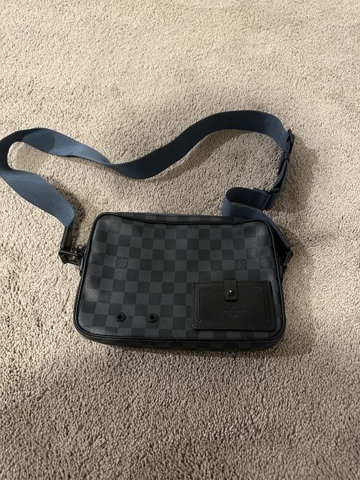Louis Vuitton LOUIS VUITTON Damier Graphite Alpha Messenger Bag Grailed