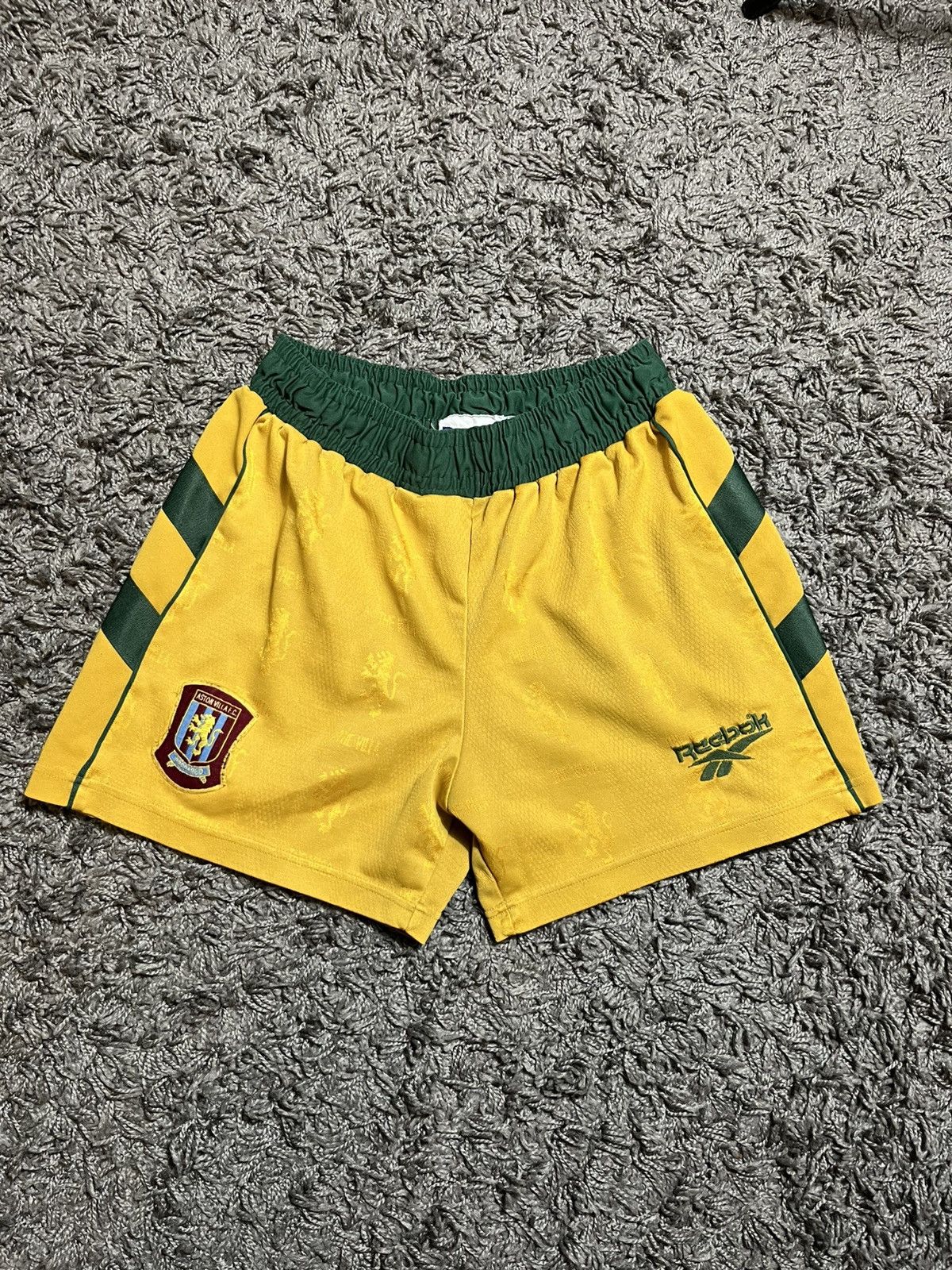 REEBOK ASTON VILLA VINTAGE 1996/97 FOOTBALL SOCCER SHORTS