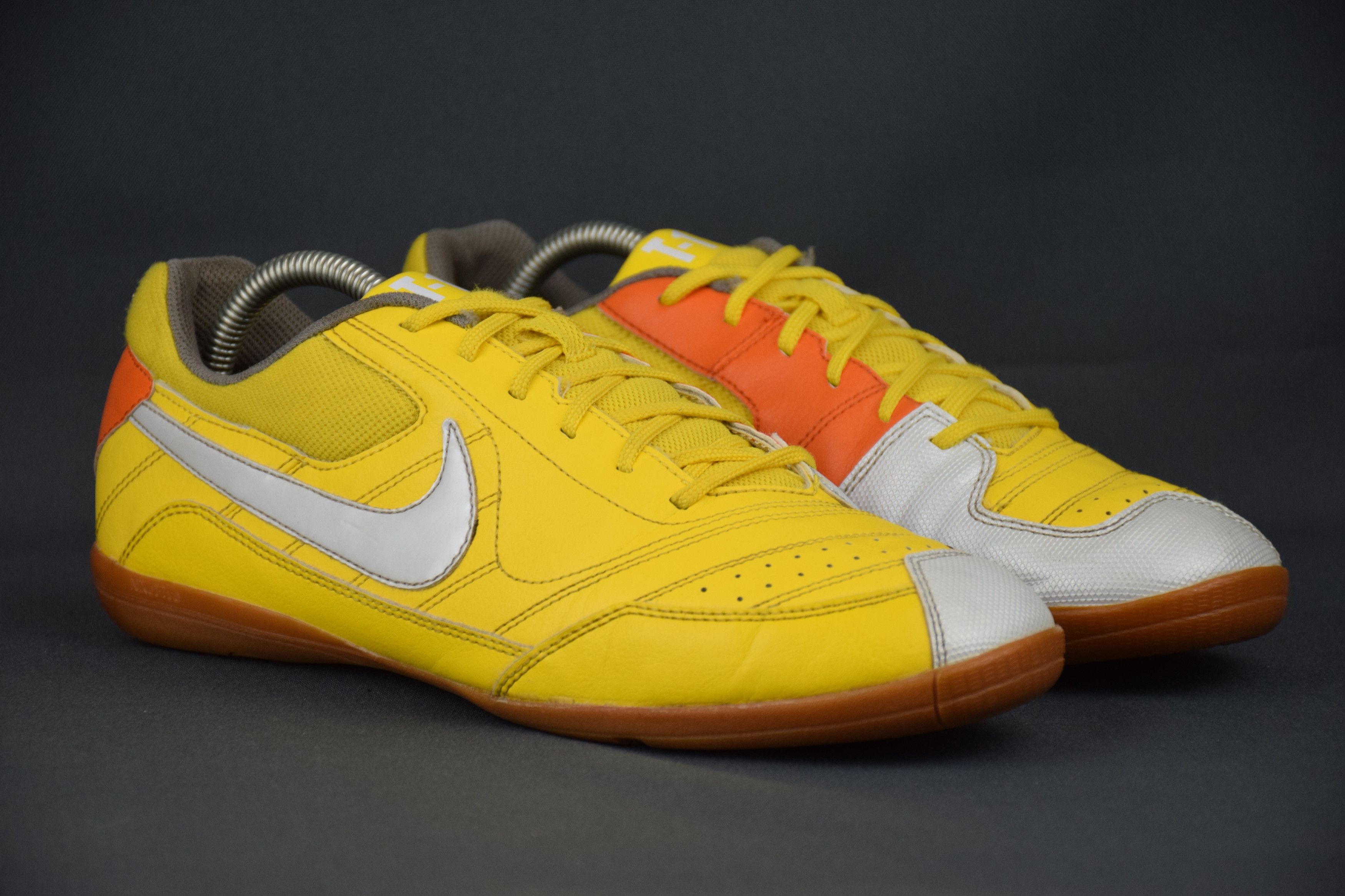 Nike Nike 5 T-1 Fs Indoor Soccer Sneakers US 9.5 UK 8.5 EU 43 Size US 9.5 / EU 42-43 - 1 Thumbnail
