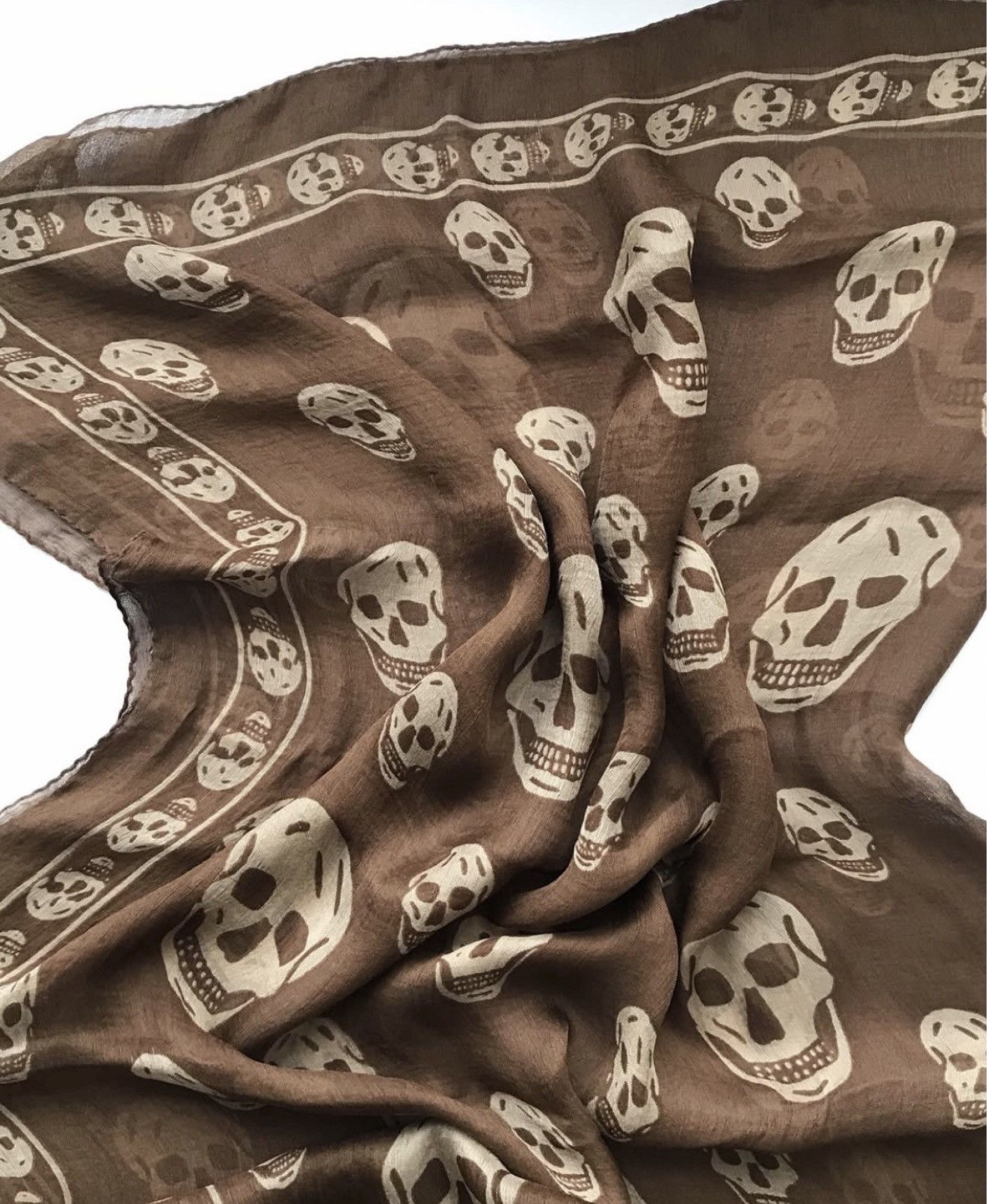 Alexander McQueen ALEXANDER MCQUEEN Skull Silk Scarf Brown/Beige esdeekid logo Size ONE SIZE - 8 Thumbnail