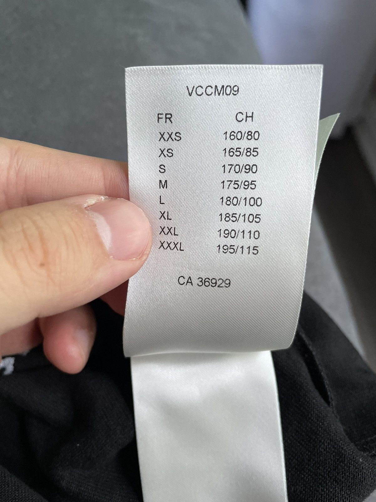Louis Vuitton Louis Vuitton Spread Embroidered Logo T Shirt Size US S / EU 44-46 / 1 - 12 Thumbnail