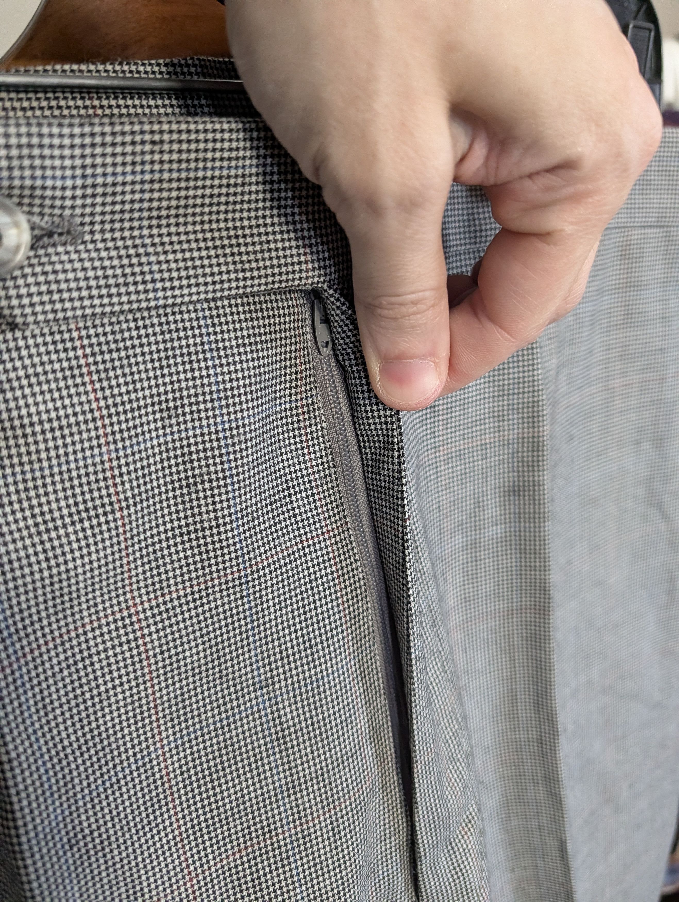 Burberry 2pc gray plaid houndstooth MiUSA mens suit Size 42R - 10 Thumbnail