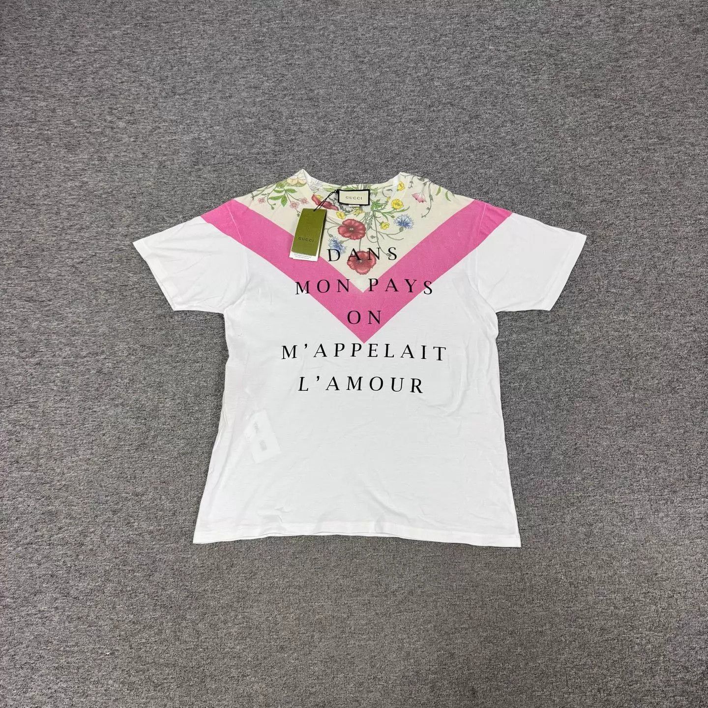 Gucci Gucci Pink Floral Print V-slogan short-sleeve T-shirt S Size S / US 4 / IT 40 - 1 Thumbnail