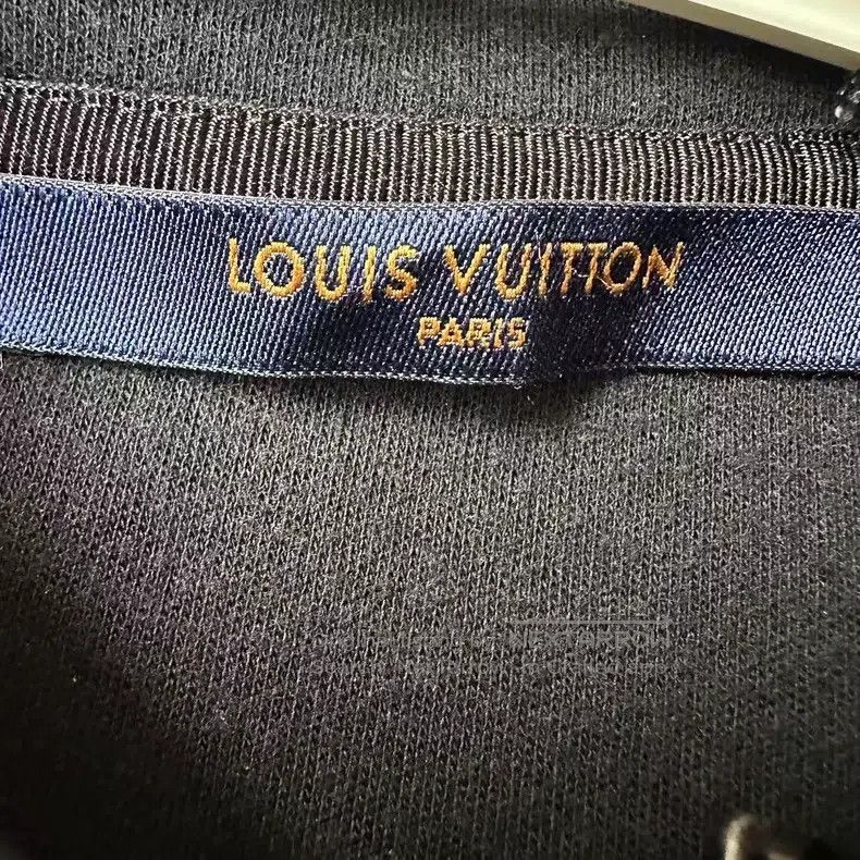 Louis Vuitton Louis Vuitton Pin Instruction Black Hooded Jacket Size US S / EU 44-46 / 1 - 3 Thumbnail
