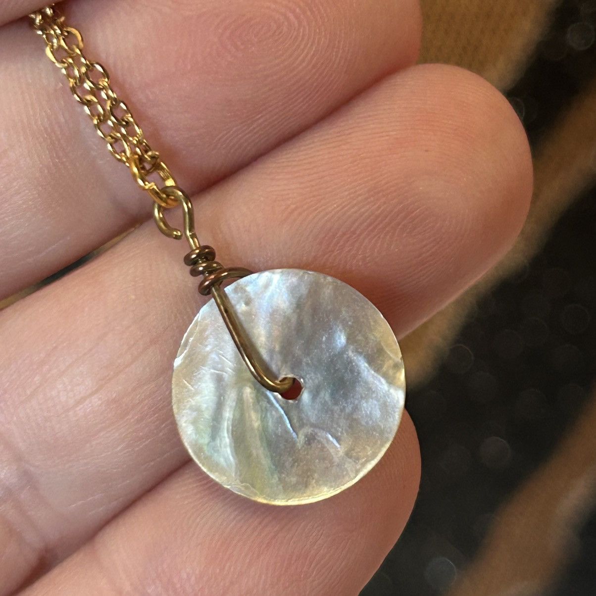 Handmade Handcrafted vintage shell pendant on chain necklace Size ONE SIZE - 1 Thumbnail