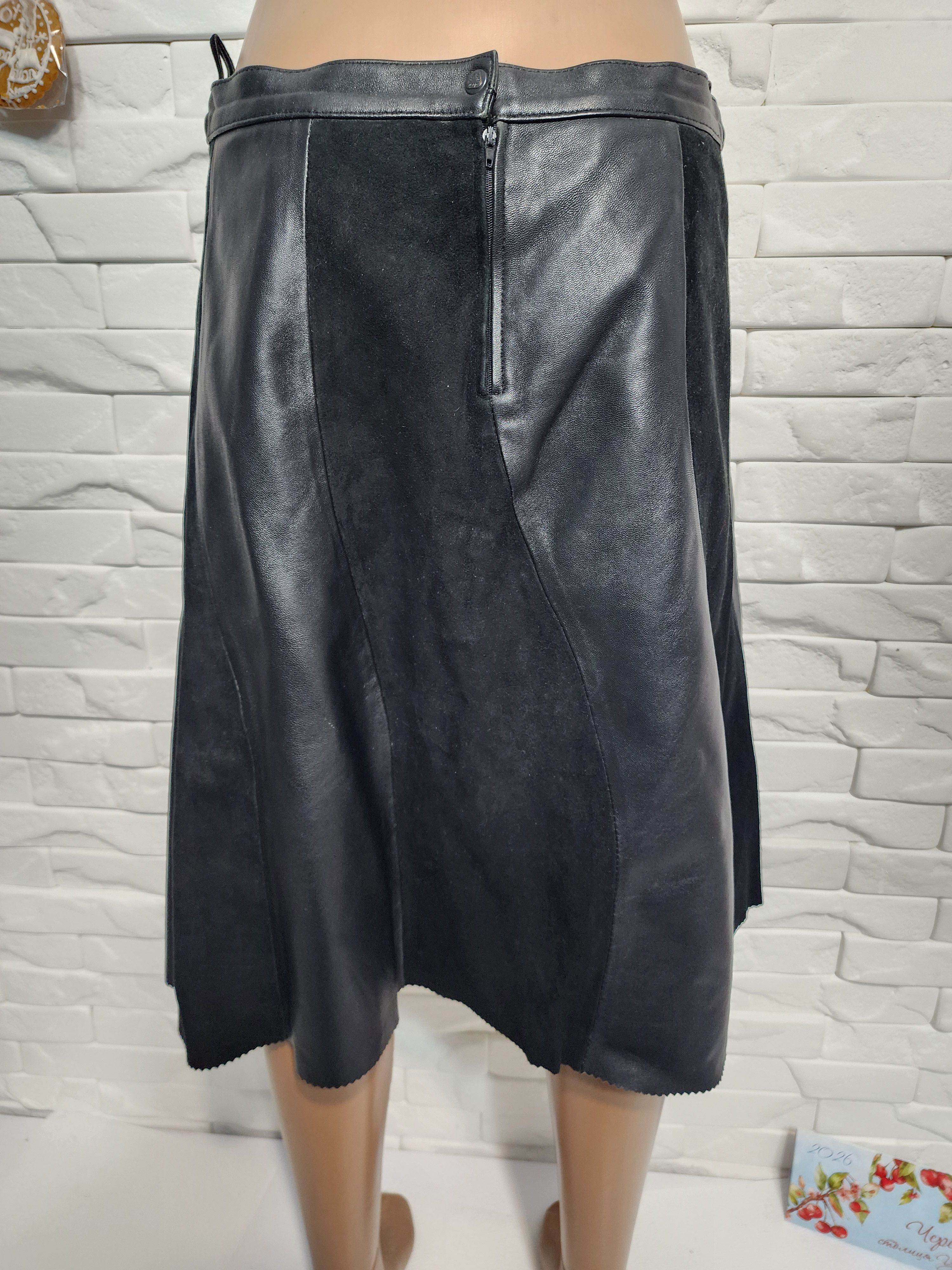 Other Black Leather & Suede Pleated Skirt Size 31" - 1 Thumbnail