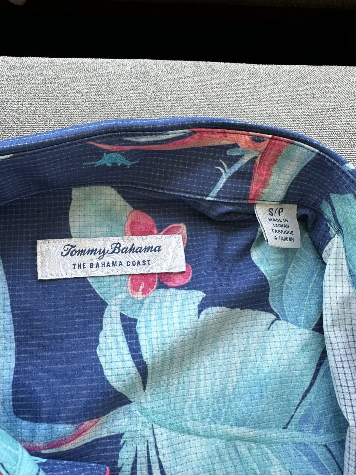 Tommy Bahama Tommy Bahama short sleeve button up shirt Size US S / EU 44-46 / 1 - 3 Thumbnail