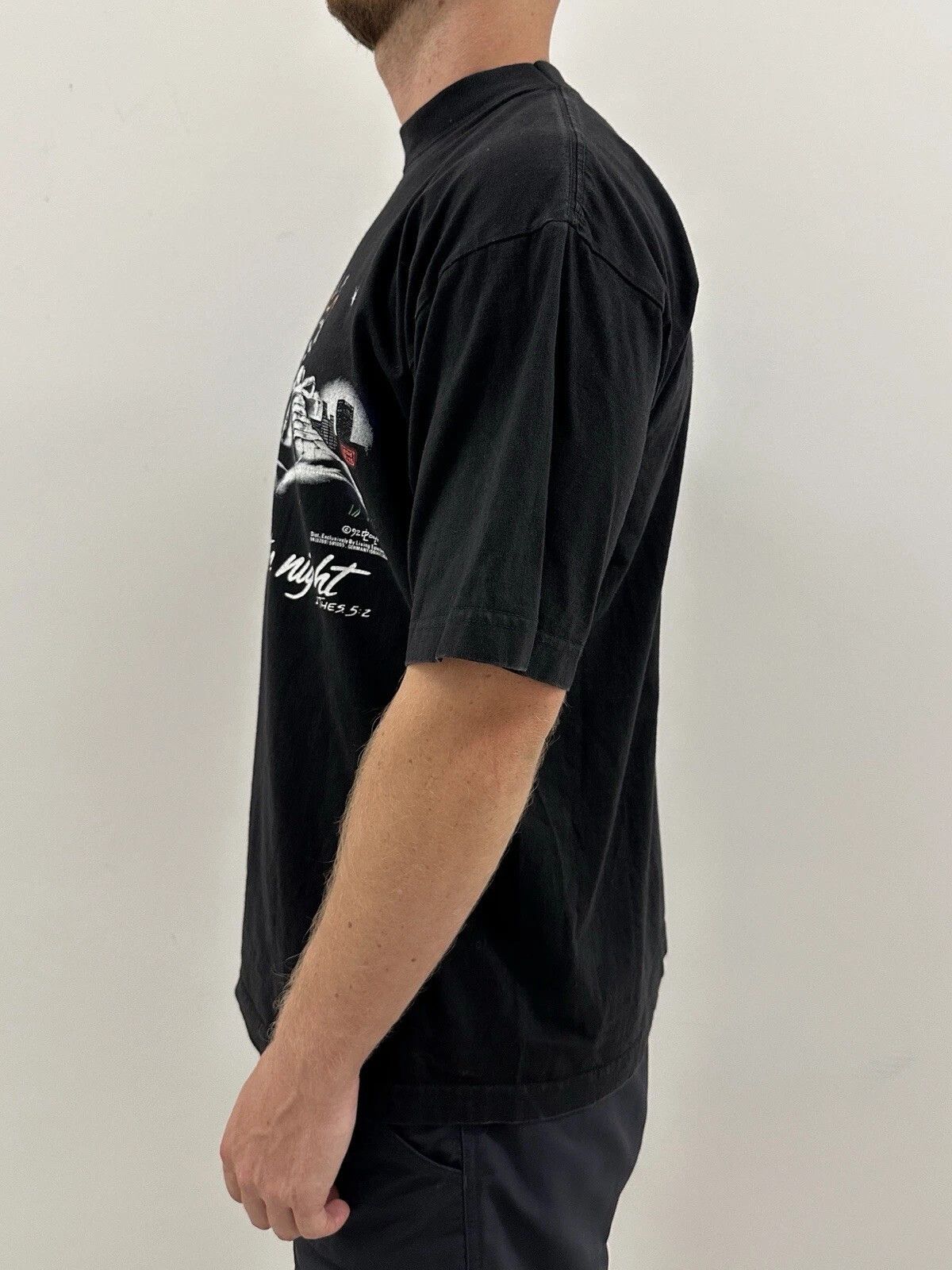 Vintage Vintage 1990s 90s T-Shirt Like a thief in the night 1992 Size US M / EU 48-50 / 2 - 7 Thumbnail