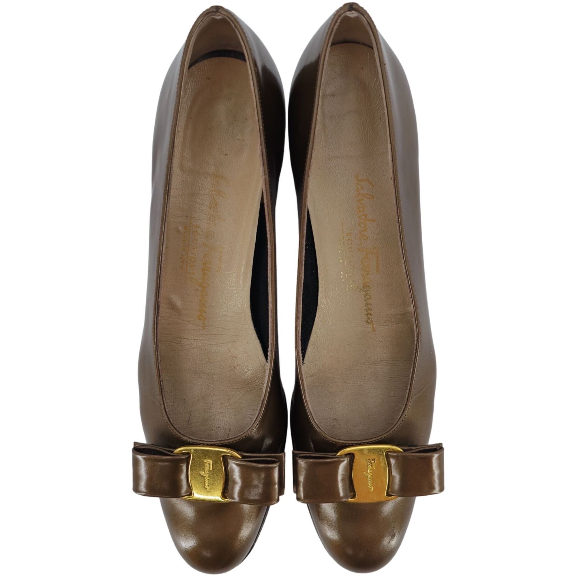 Salvatore Ferragamo Vintage Salvatore Ferragamo Bronze Vara Bow Pumps Womens 8.5 Size US 8.5 / IT 38.5 - 11 Thumbnail