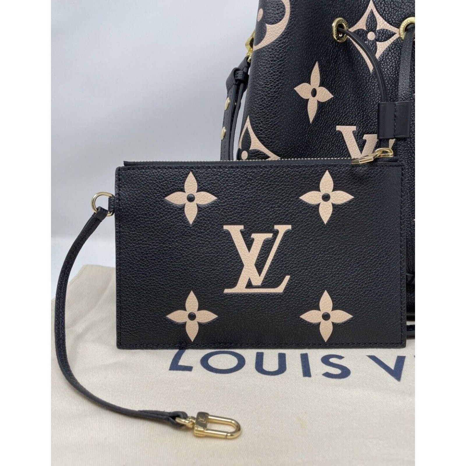 Louis Vuitton Louis Vuitton NéoNoé Shoulder Bag MM Black Leather Size ONE SIZE - 5 Thumbnail