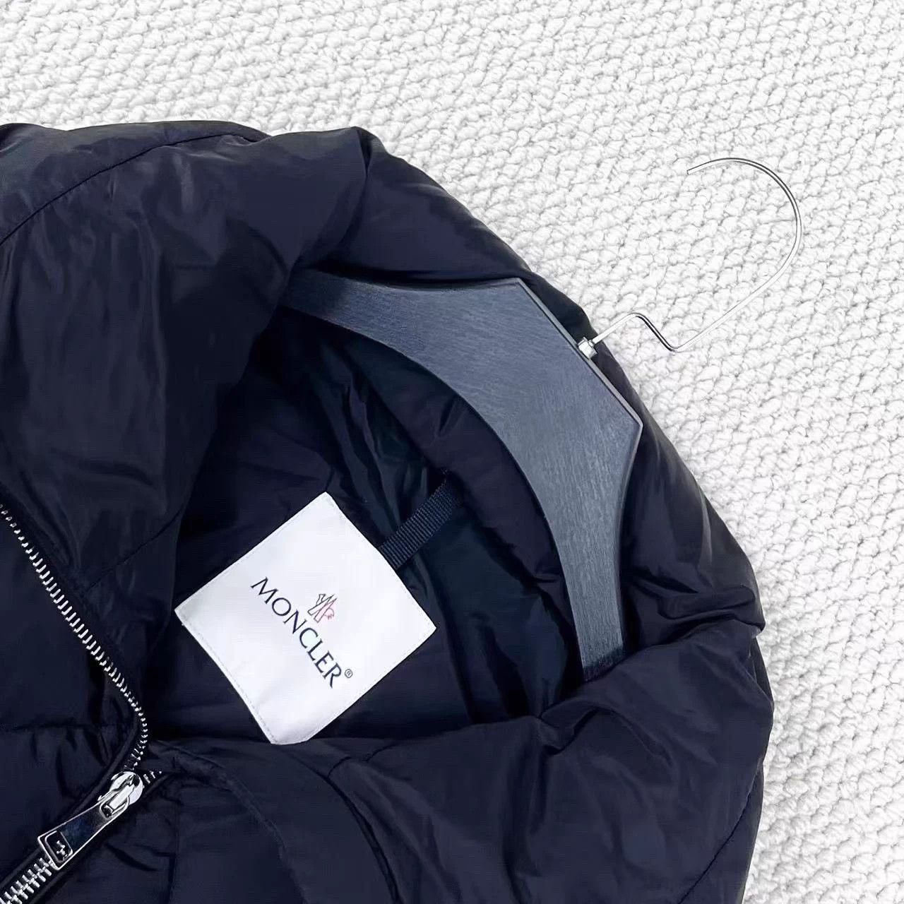 Moncler Moncler Vauloge quilted wp ruffled logo zip down jacket 00 Size XXS / US 00 / IT 34 - 3 Thumbnail