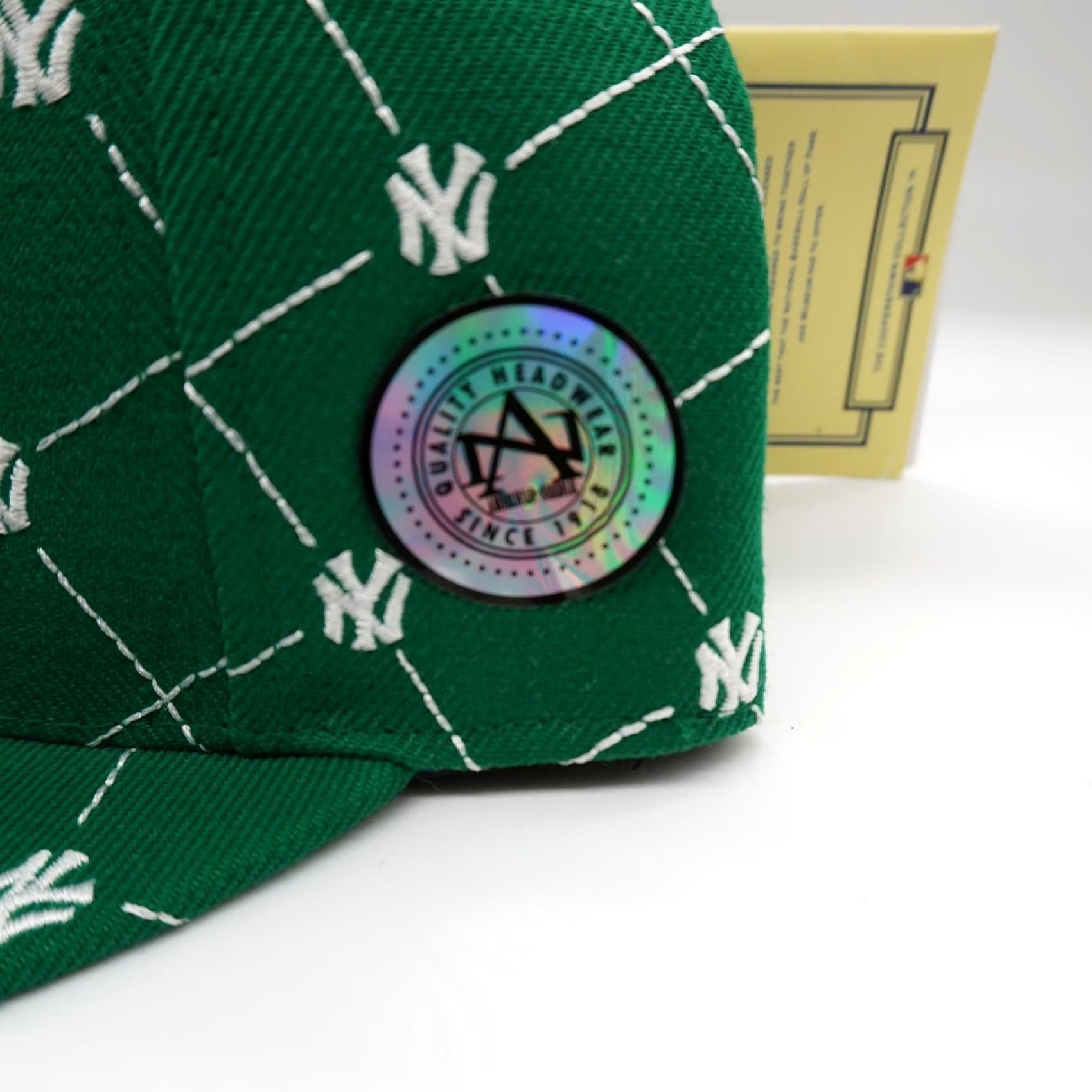 American Needle Mens Green NY Yankees Fitted Hat 7 3/8 MLB Quilted All Over Logo AOP St Patricks American Needle Size ONE SIZE - 4 Thumbnail