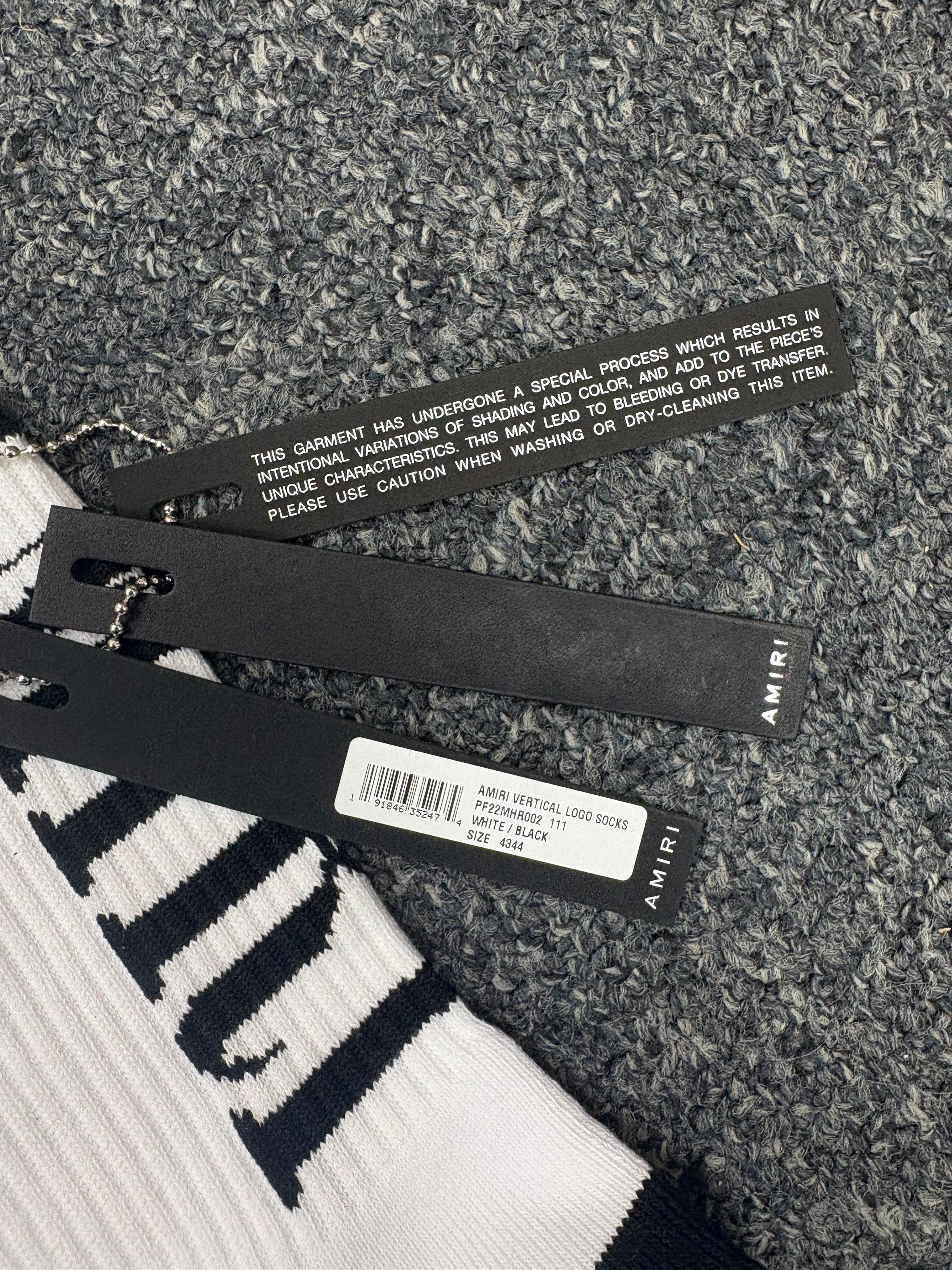 Amiri Amiri Vertical Logo Socks in White/Black Size 44 - 3 Thumbnail