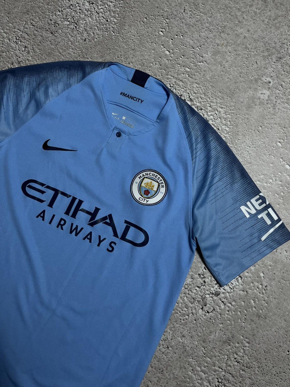 Nike Nike Manchester City 2018 Home Jersey Shirt Size M Size US M / EU 48-50 / 2 - 4 Thumbnail