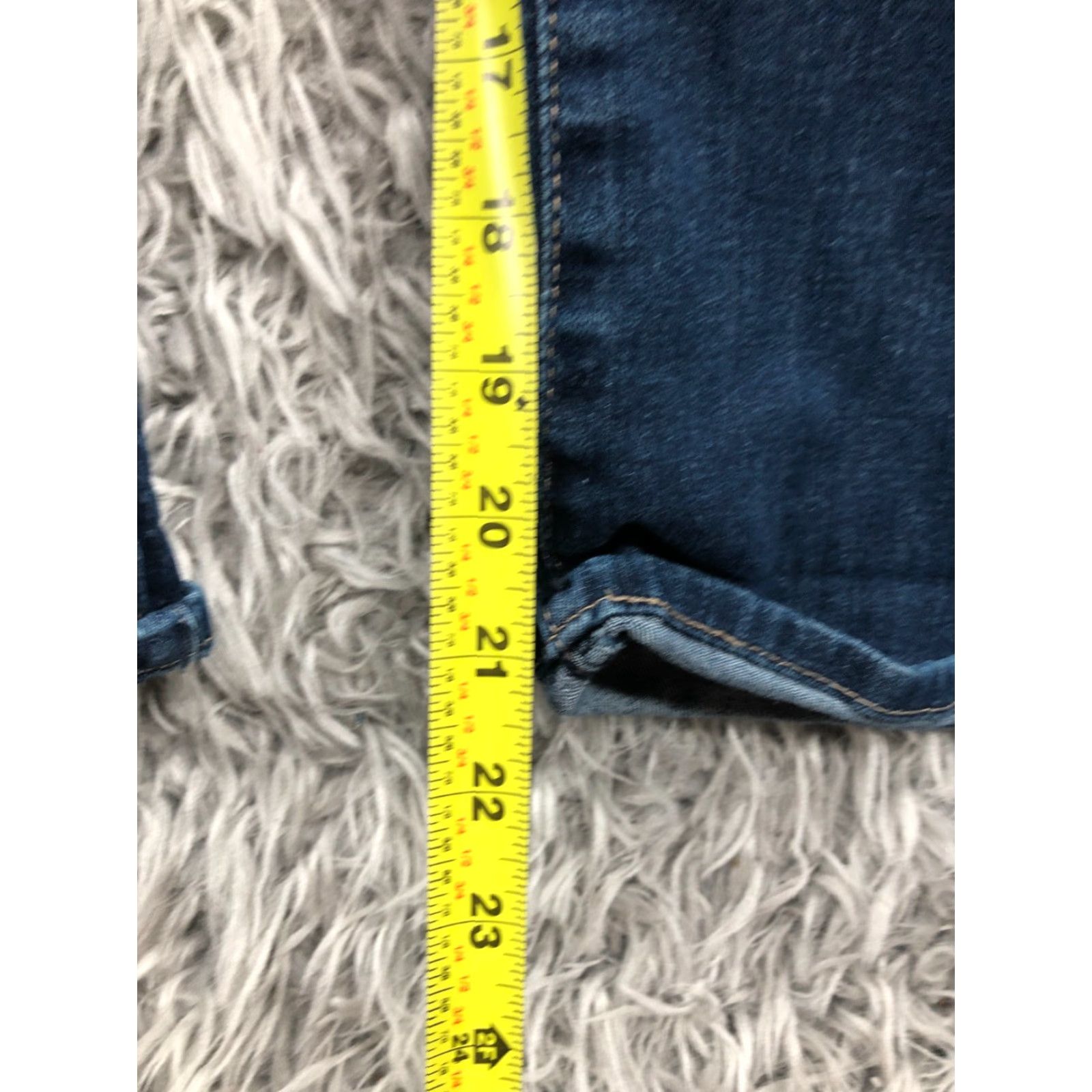Levi's Levi's Signature Capri Jeans Size 22 Womens Medium Wash Blue Jeans Capri 5-Pocket Levi's 500 Series Womens Plus Size 40" / US 18 - 3 Thumbnail