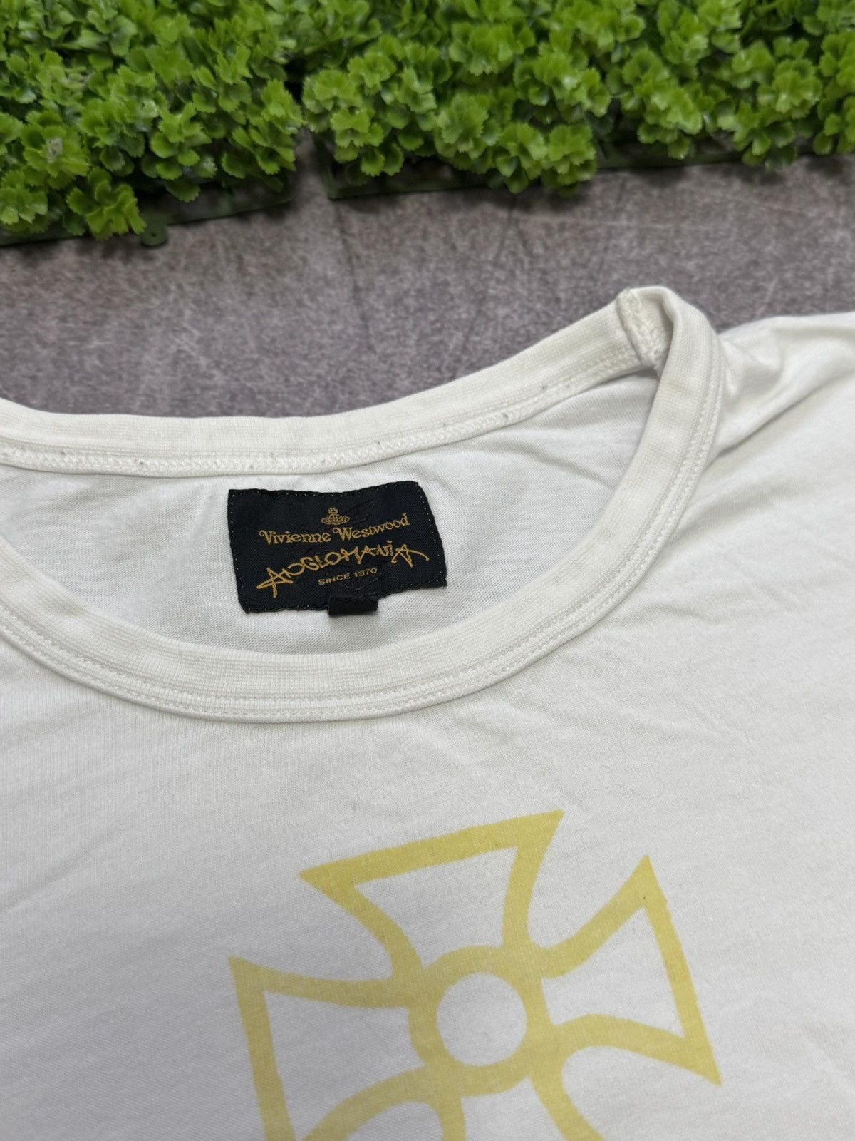 Vivienne Westwood Vivienne Westwood Anglomania White Designer Big Logo T-shirt Size US XL / EU 56 / 4 - 2 Thumbnail