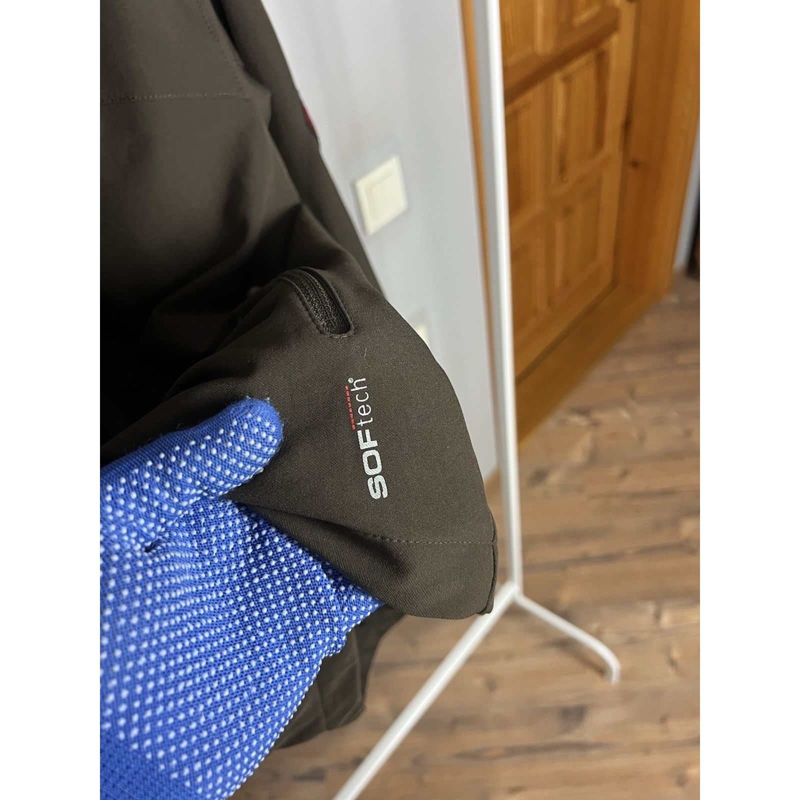 Mammut Mammut Softtech Men`s Khaki Green Softshell Jacket Size XS Size US XS / EU 42 / 0 - 13 Thumbnail