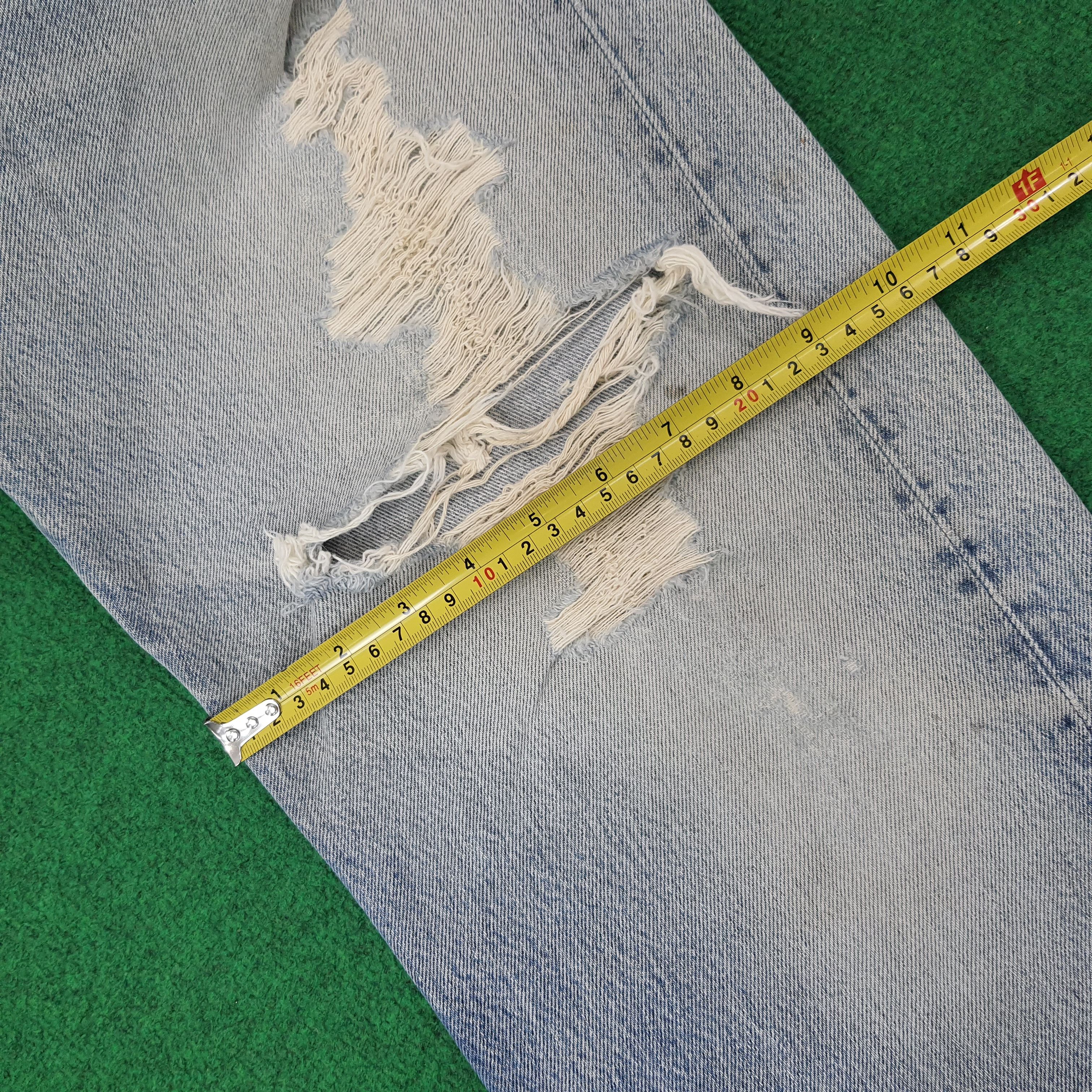 Levi's Vintage Levi's Distressed Style Jeans C252N11 Size US 36 / EU 52 - 14 Thumbnail