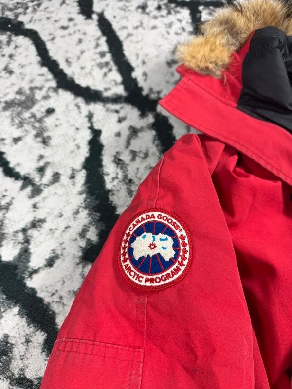 Canada Goose Vintage Canada Goose Chillwack Down Jacket Red M Logo Size M / US 6-8 / IT 42-44 - 4 Thumbnail