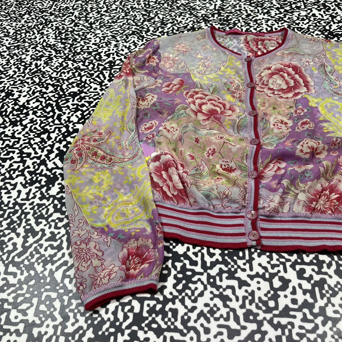Emanuel Ungaro Vintage Y2K Emanuel Ungaro Paris Silk Floral Luxury Cardigan Size M / US 6-8 / IT 42-44 - 9 Thumbnail