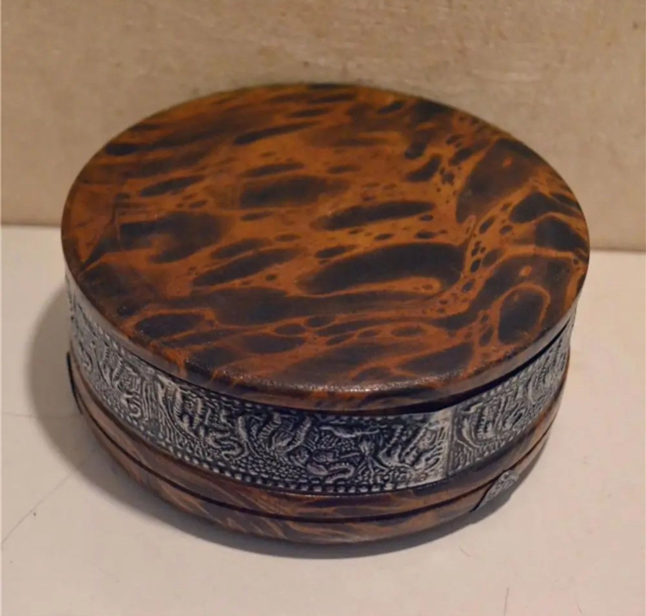 Vintage Vintage Wooden Emboss Ashtray Home Office Tobacco Tray Size ONE SIZE - 4 Thumbnail