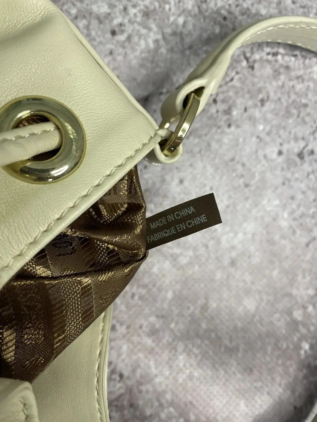 Love Moschino Vintage Love Moschino Quilted Cream Shoulder Bag Bucket Size ONE SIZE - 6 Thumbnail