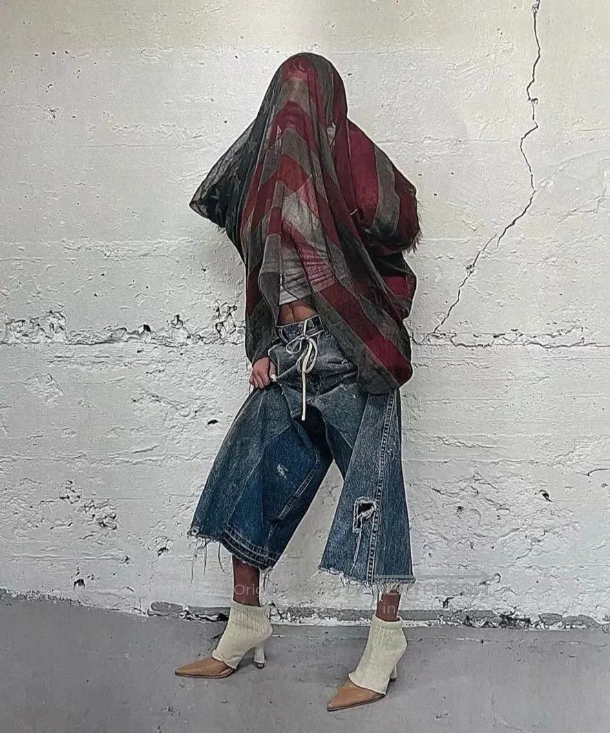 Vintage Vintage Levis Remake Baggy Shorts. Size US 35 - 8 Thumbnail