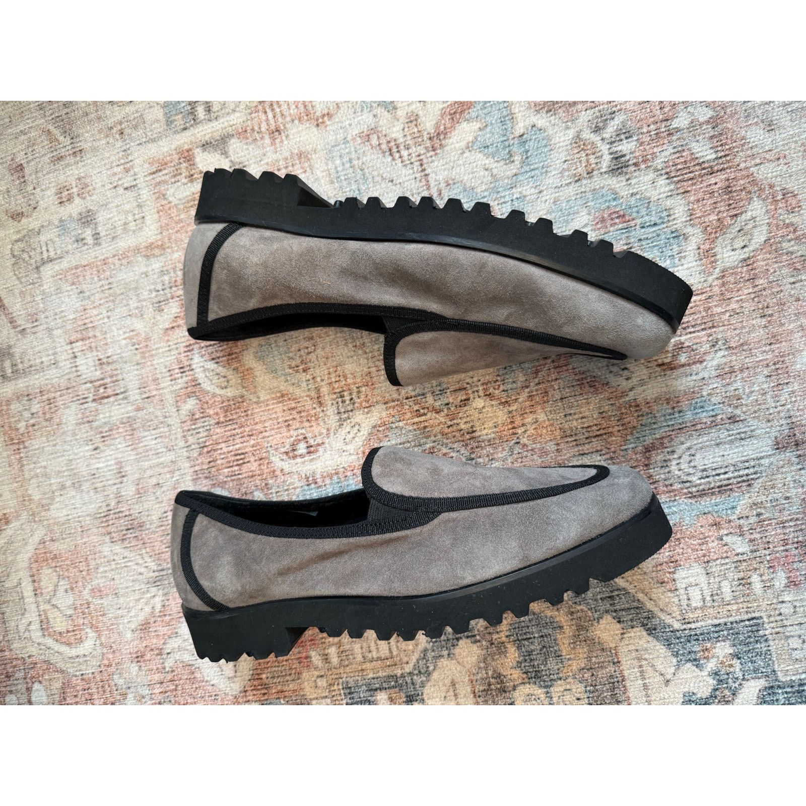 Ron White Ron White Rita Gray and Black Suede Loafers Sz EU 40 /US 9 Size US 9 / IT 39 - 1 Thumbnail