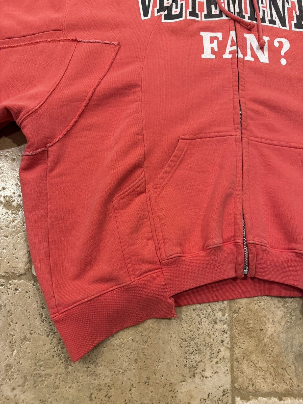 Vetements Vetements Reconstructed Fan Yes I Am Print Red Zip Up Hoodie Size US S / EU 44-46 / 1 - 6 Thumbnail